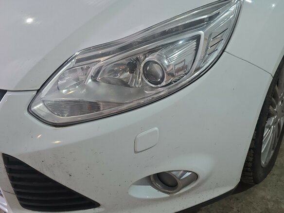 2012 Ford Focus III, белый - вид 3