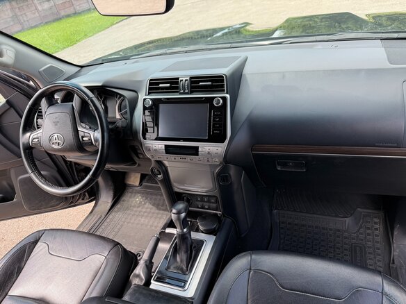 2019 Toyota Land Cruiser Prado 150 Series Рестайлинг 2, чёрный, 5600000 рублей - вид 8