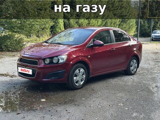 2014 Chevrolet Aveo II, красный, 419000 рублей, вид 1