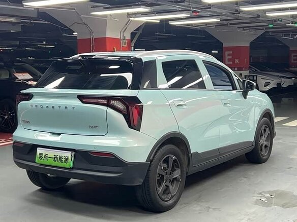 2025 Geely Geometry E 39.4 kWh, чёрный, 1299000 рублей - вид 4