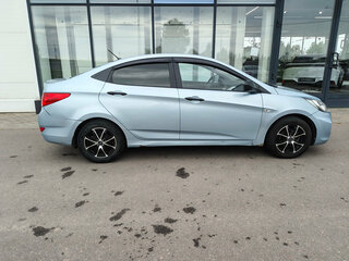 2011 Hyundai Solaris I, синий, 506000 рублей, вид 4