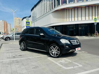 2009 Mercedes-Benz M-Класс 350 II (W164) Рестайлинг, чёрный, 950000 рублей, вид 3