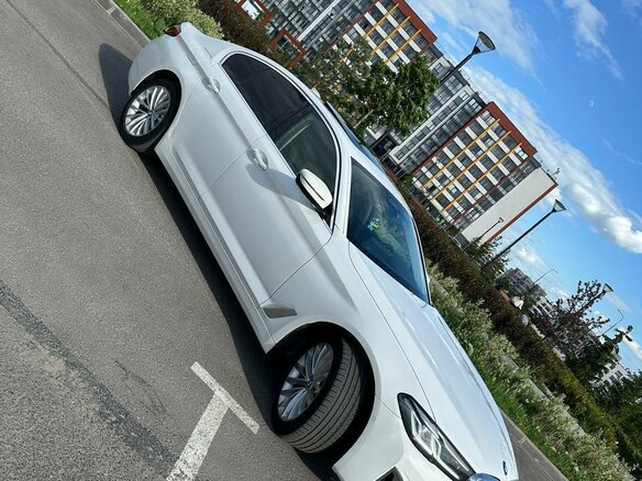 2020 BMW 5 серии 520d VII (G30/G31/G38), белый, 4650000 рублей - вид 1