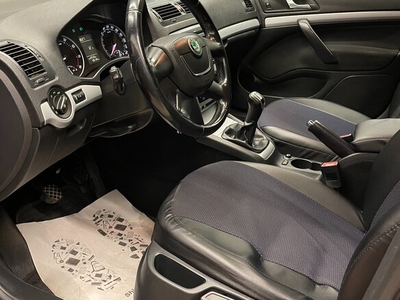 2010 Skoda Octavia II (A5) Рестайлинг, серый - вид 6