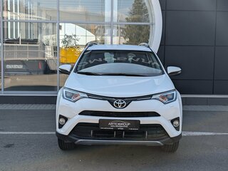 2017 Toyota RAV4 IV (XA40) Рестайлинг, белый, 2353000 рублей, вид 2