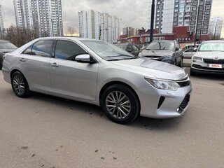 2015 Toyota Camry VII (XV50) Рестайлинг, серебристый, 1550000 рублей, вид 4