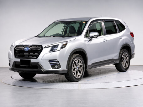 2023 Subaru Forester V Рестайлинг, серебристый, 2580000 рублей, вид 3