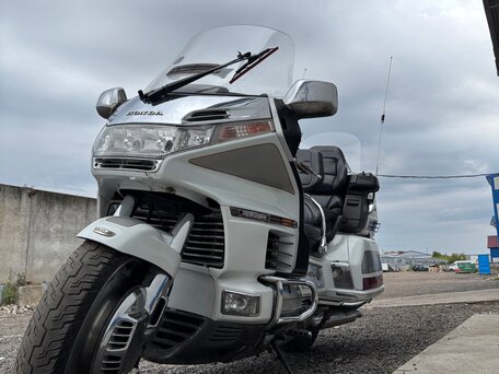 1998 Honda GL 1500 Gold Wing, белый, 450000 рублей, вид 1
