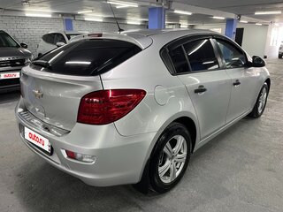 2014 Chevrolet Cruze I Рестайлинг, серебристый, 765000 рублей, вид 5