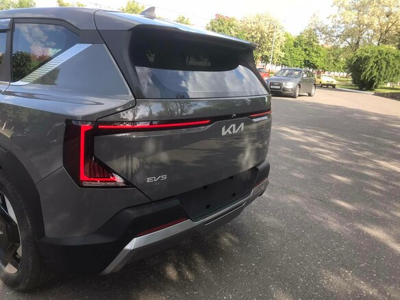 2025 Kia EV5 64.2 kWh, серый, 3000000 рублей - вид 7