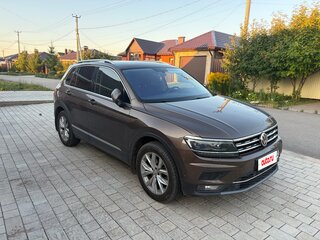 2017 Volkswagen Tiguan II, коричневый, 2700000 рублей, вид 2
