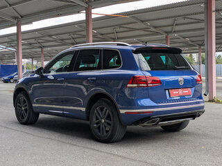 2016 Volkswagen Touareg II Рестайлинг, синий, 2730000 рублей, вид 5