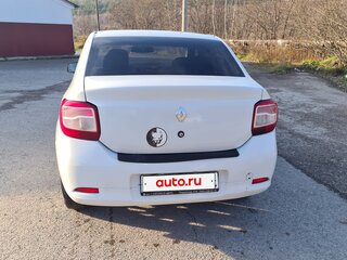 2017 Renault Logan II, белый, 320000 рублей, вид 3