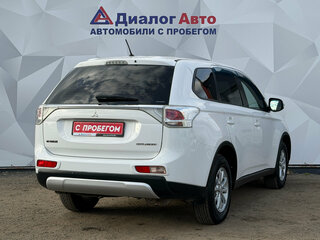 2014 Mitsubishi Outlander III Рестайлинг, белый, 1656000 рублей, вид 5