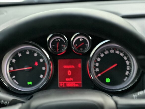 2013 Opel Astra J Рестайлинг, чёрный, 780000 рублей - вид 13