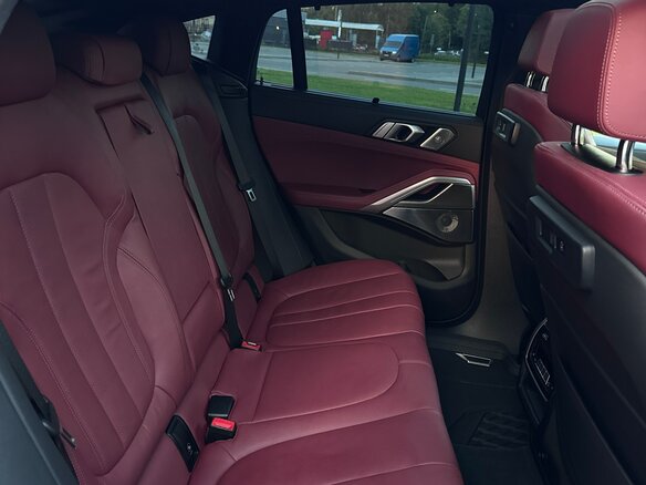 2021 BMW X6 40i III (G06), серый, 8600000 рублей - вид 11