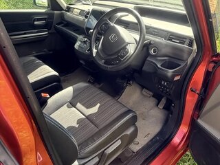 2018 Honda Freed II, красный, 1350000 рублей, вид 4