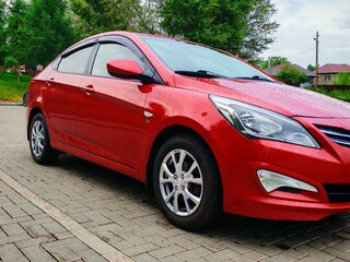 2015 Hyundai Solaris I Рестайлинг, красный, 950000 рублей, вид 2