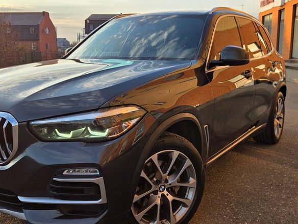 2019 BMW X5 30d IV (G05/G18), серый, 5550000 рублей - вид 1