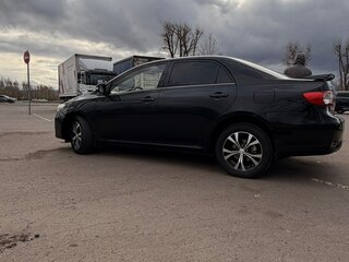 2013 Toyota Corolla X (E140, E150) Рестайлинг, чёрный, 1125000 рублей, вид 4