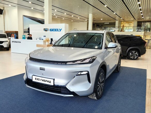2026 Geely EX5 Гибрид EM-R, серебристый, 3829990 рублей