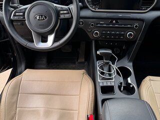 2021 Kia Sportage IV Рестайлинг, чёрный, 2450000 рублей, вид 4