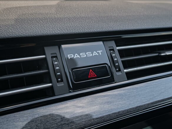 2020 Volkswagen Passat GTE B8 Рестайлинг, серый, 3099000 рублей - вид 21