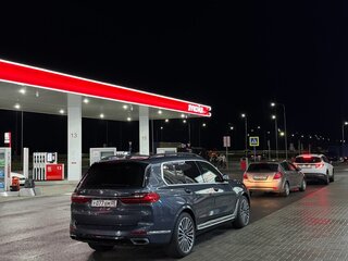 2020 BMW X7 30d I (G07), серый, 6700000 рублей, вид 3