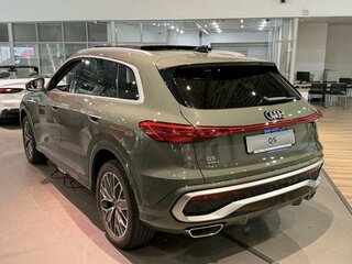 2026 Audi Q5 L III (GU), зелёный, 7100000 рублей, вид 4