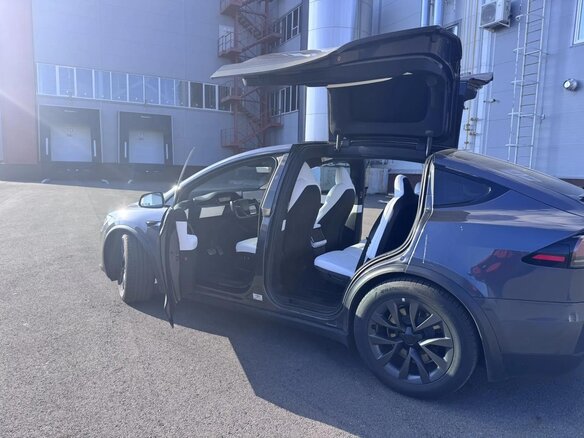 2023 Tesla Model X Long Range I Рестайлинг, серый, 7499000 рублей - вид 4