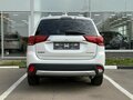 2018 Mitsubishi Outlander III Рестайлинг 2, белый, 1790000 рублей - вид 4