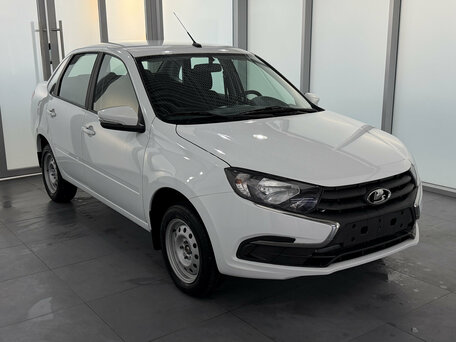 2026 Lada (ВАЗ) Granta I Рестайлинг, белый, 1800000 рублей, вид 1