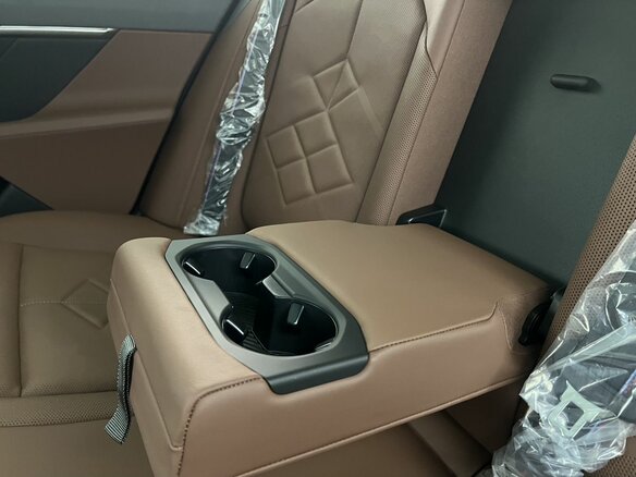 2025 BMW 5 серии 530i xDrive VIII (G60/G61/G68), чёрный, 9765000 рублей - вид 16