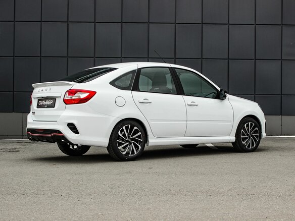 2026 Lada (ВАЗ) Granta Sport I Рестайлинг, белый, 1561000 рублей - вид 5