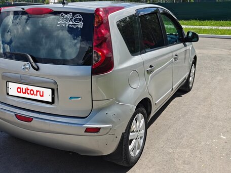 2011 Nissan Note I Рестайлинг, серебристый, 480000 рублей, вид 4