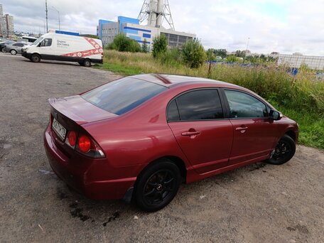 2008 Honda Civic VIII Рестайлинг, красный, 550000 рублей, вид 3