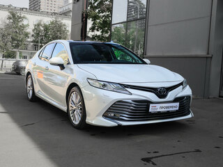 2020 Toyota Camry VIII (XV70), белый, 3150000 рублей, вид 3