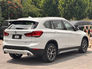 2022 BMW X1 Long 20Li sDrive II (F48) Рестайлинг, белый, 1760000 рублей, вид 3