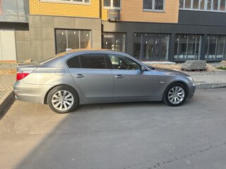 2004 BMW 5 серии 525i V (E60/E61), серый, 1100000 рублей, вид 3