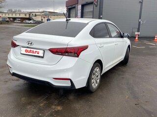 2017 Hyundai Solaris II, белый, 797000 рублей, вид 3