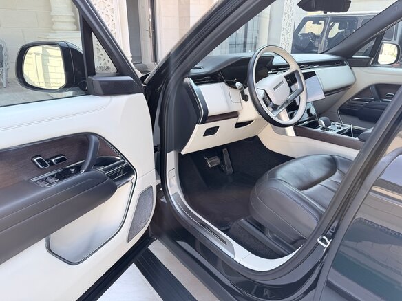 2022 Land Rover Range Rover P400 MHEV V, чёрный, 15500000 рублей - вид 9