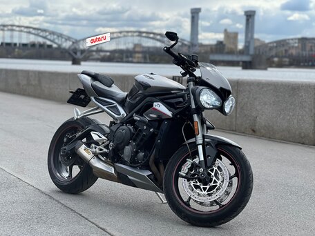 2018 Triumph Street Triple, серый, 700000 рублей, вид 1