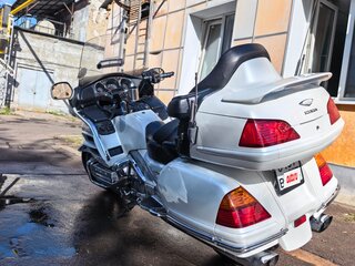 2005 Honda GL 1800 Gold Wing, белый, 1000000 рублей, вид 5