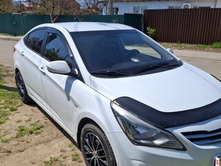 2015 Hyundai Solaris I Рестайлинг, белый, 750000 рублей, вид 2