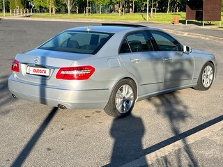 2011 Mercedes-Benz E-Класс 300 IV (W212, S212, C207), серебристый, 1699000 рублей, вид 4