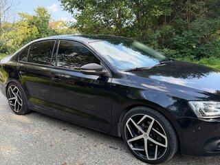 2013 Volkswagen Jetta VI, чёрный, 820000 рублей, вид 3
