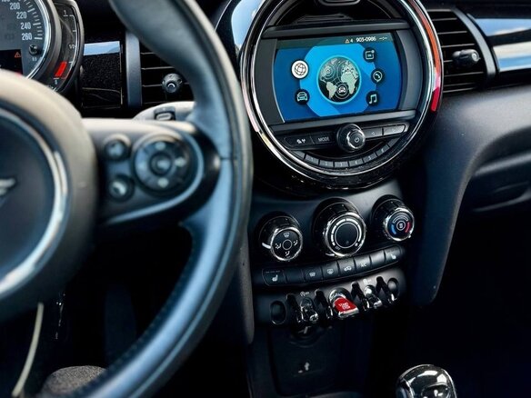 2019 Mini Hatch Cooper III (F55/F56) Рестайлинг, серебристый, 2600000 рублей - вид 21