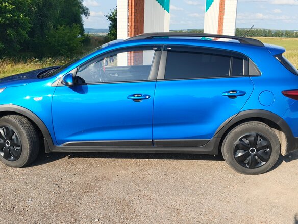2019 Kia Rio X-Line IV, синий, 1600000 рублей - вид 2