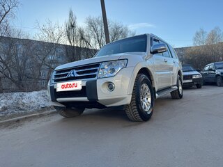 2011 Mitsubishi Pajero IV Рестайлинг 1, белый, 1899000 рублей, вид 4