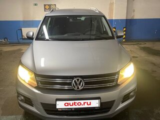 2012 Volkswagen Tiguan I Рестайлинг, серебристый, 1490000 рублей, вид 1